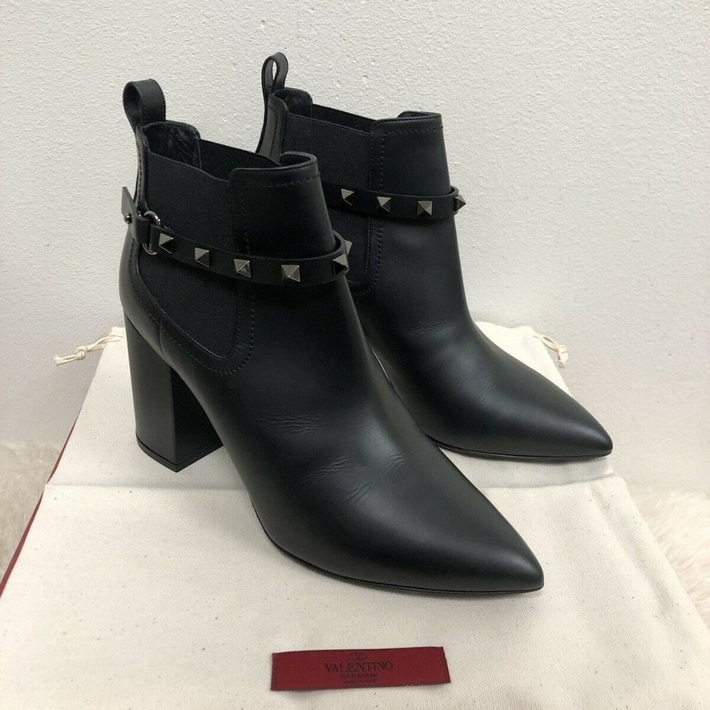 NIB Valentino Garavani Rockstud Studded Pointed Block Heel Ankle Boot Bootie 40
